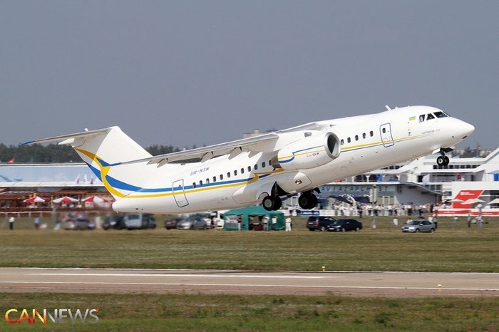 Máy bay chở khách An-158